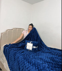 Cobija Flannel Troquelada Azul Oscuro