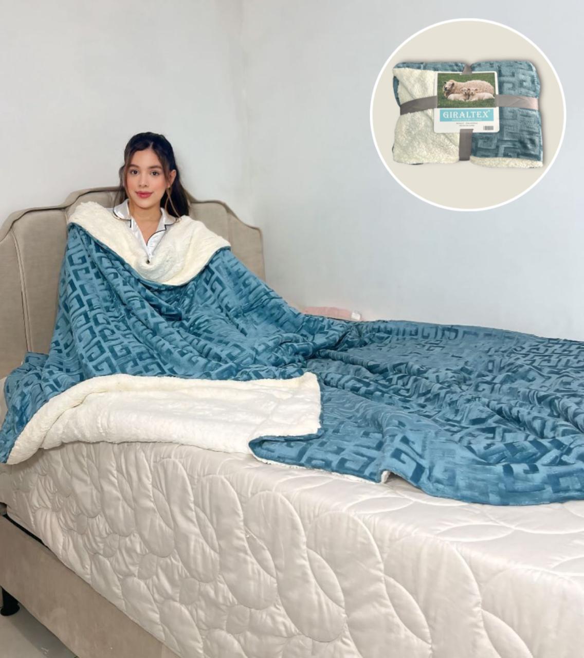 Cobija Tipo Sherpa Troquelada Superior Azul