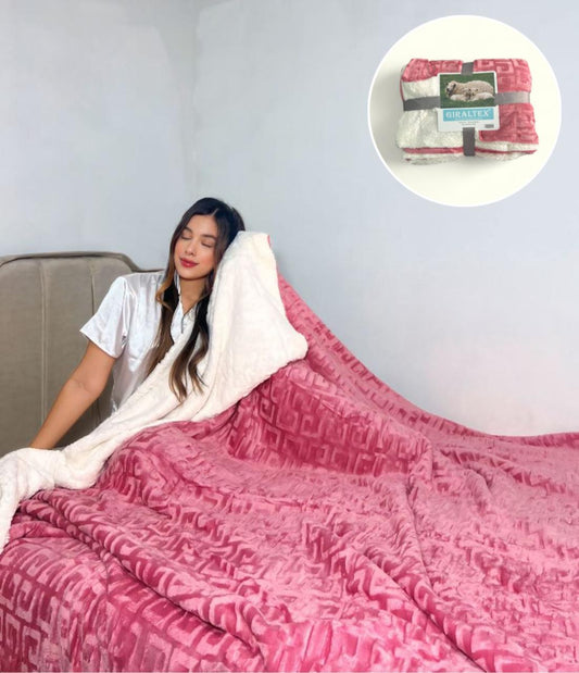 Cobija Tipo Sherpa Troquelada Superior Rosa